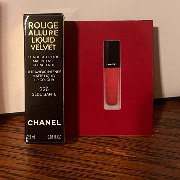 CHANEL Tie-Up Gift Bag with CHANCE Perfume + Red Rouge Allure Lipstick Samples - Picture 10 of 12